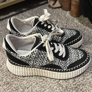Universal Thread Black and White Platform Sneakers